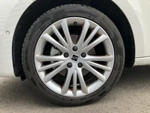 SEAT Leon SP Kombi Style Edition 1.5 eTSI DSG in Candy-Weiß