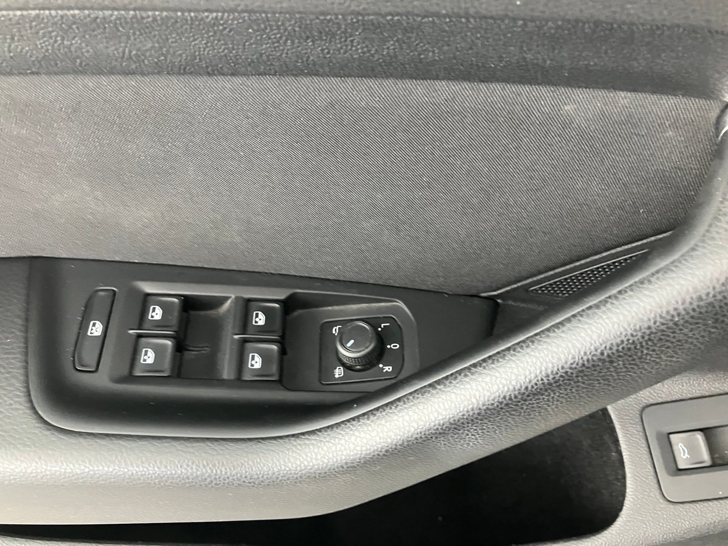 VW Passat Variant Business TDI DSG | Bild 4 von 13