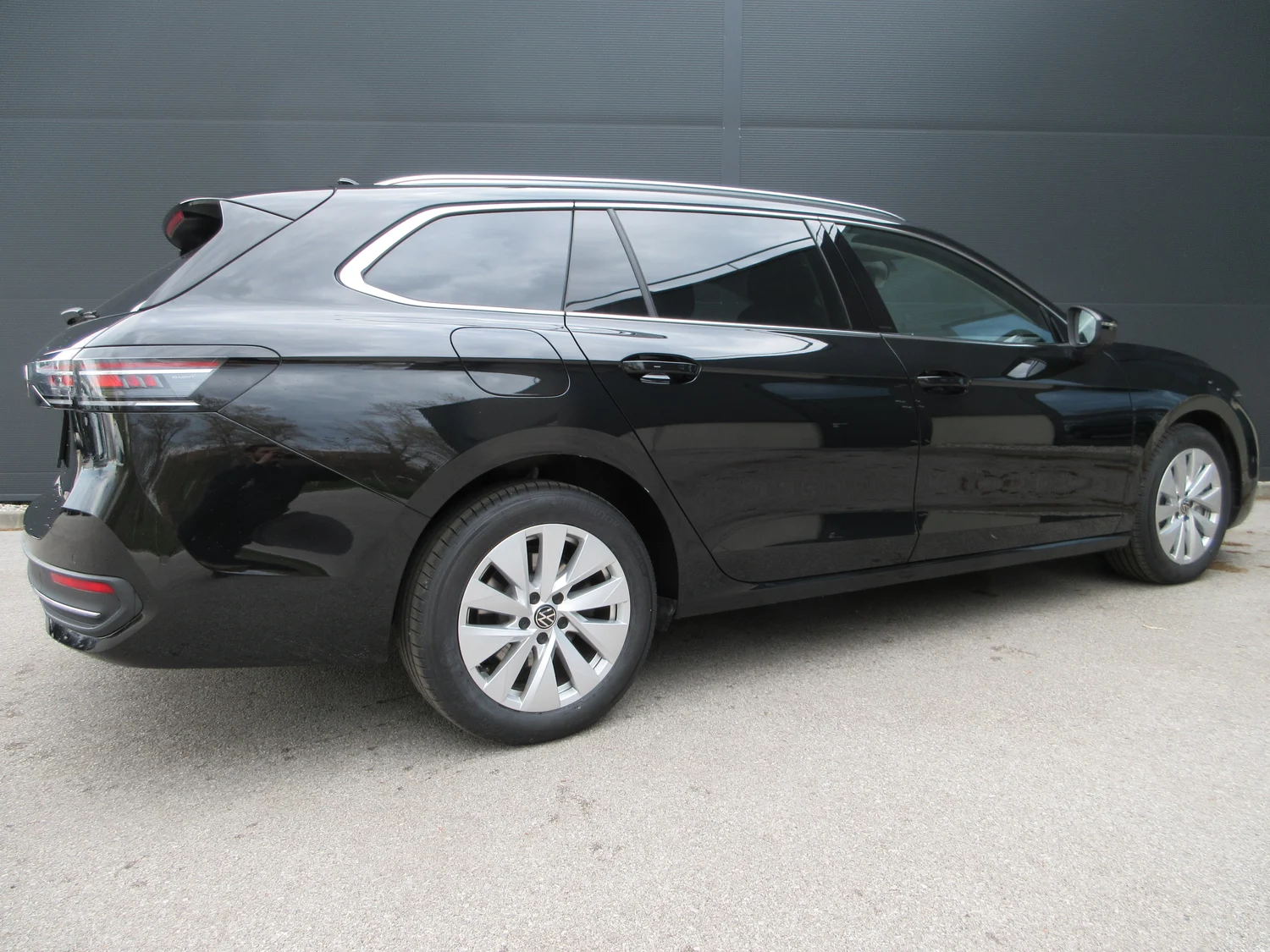 Bild eines Passat Variant Business eHybrid 150kW