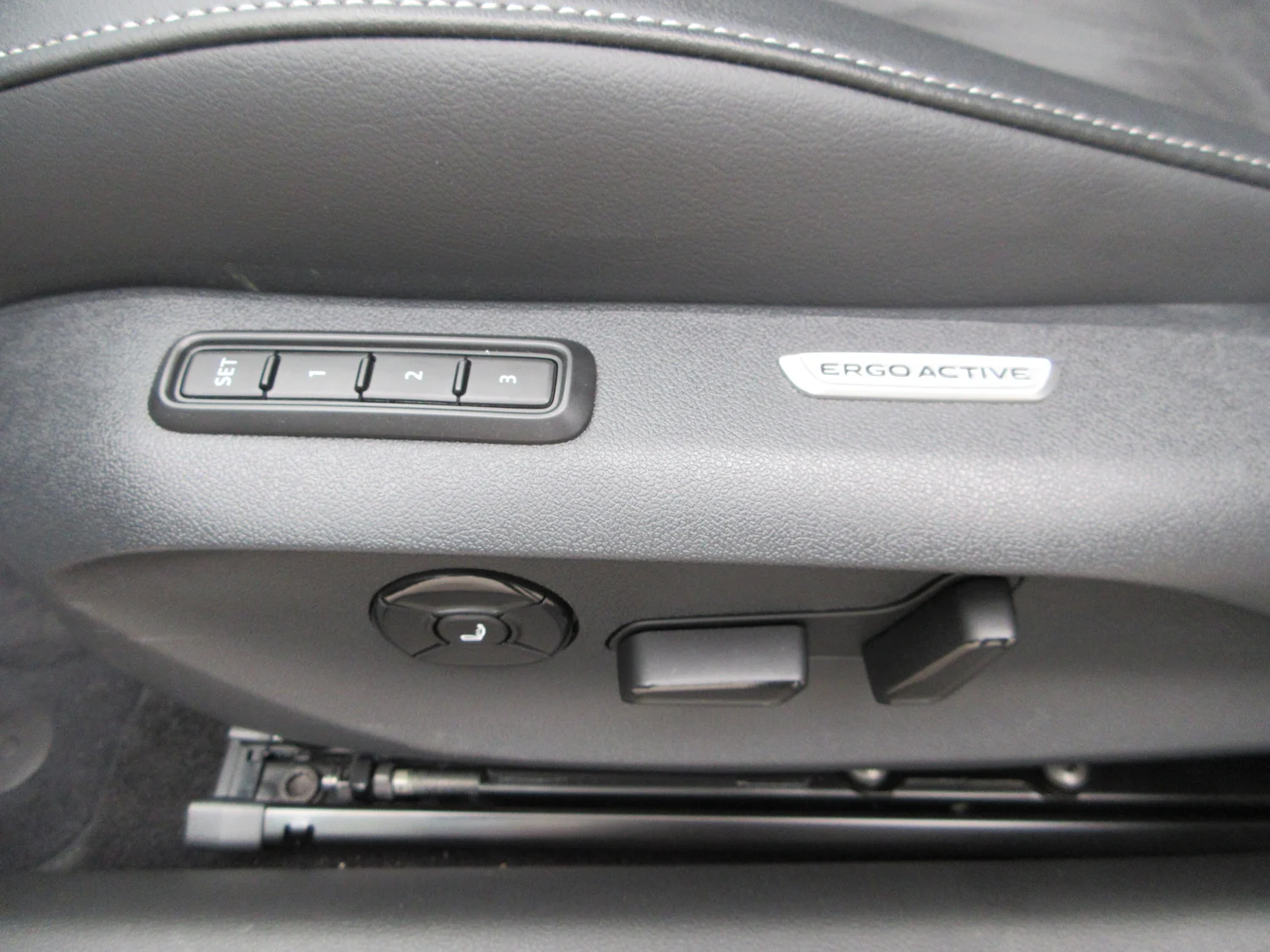 Bild eines Passat Variant Business eHybrid 150kW