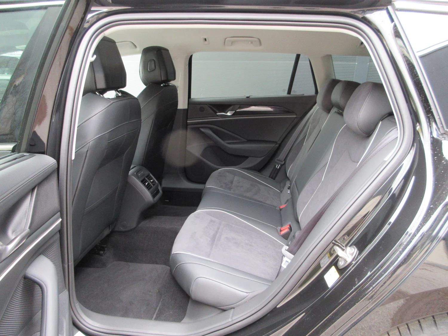 Bild eines Passat Variant Business eHybrid 150kW