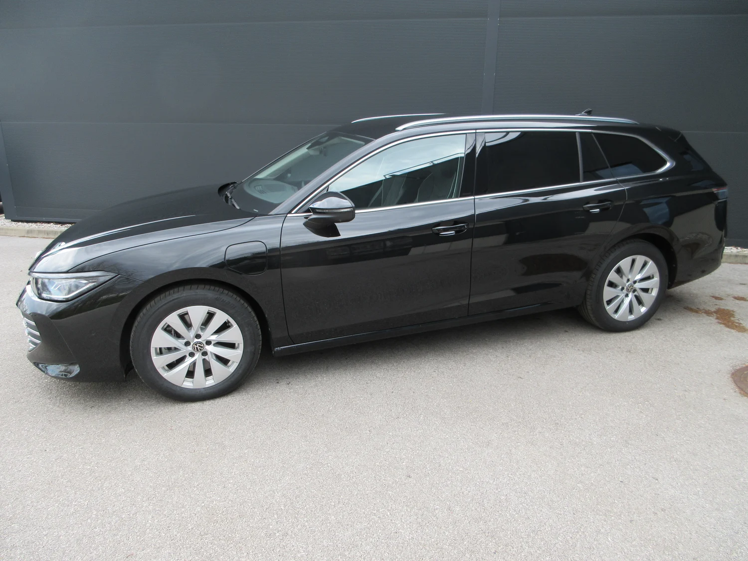 Bild eines Passat Variant Business eHybrid 150kW