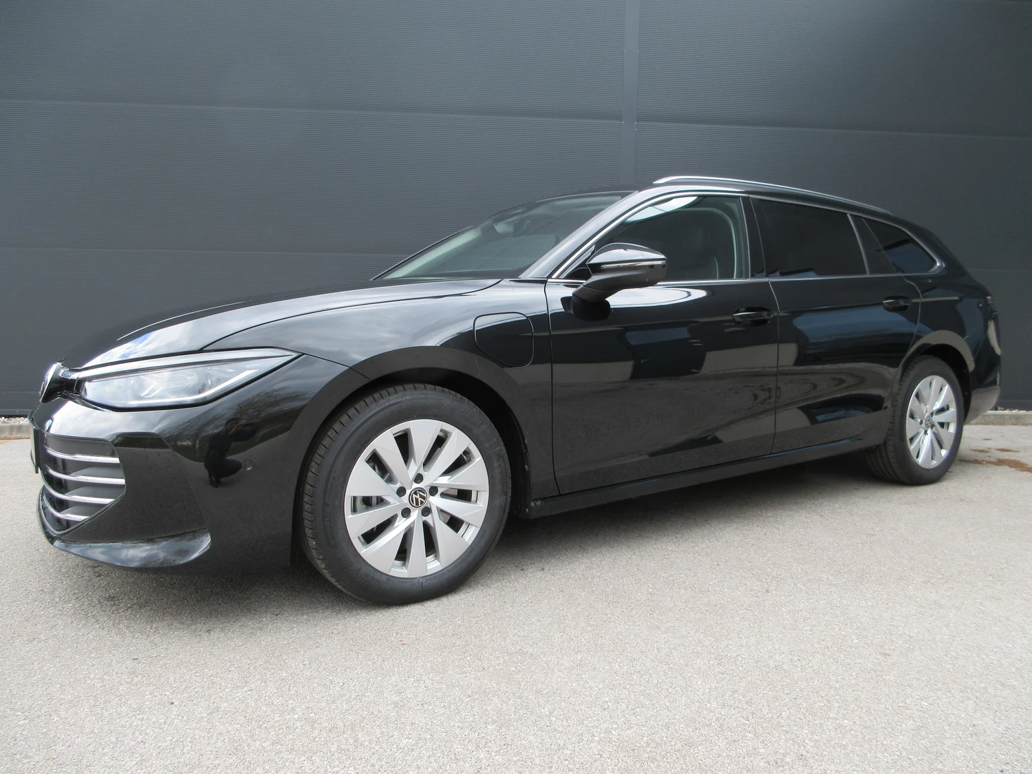 Bild eines Passat Variant Business eHybrid 150kW