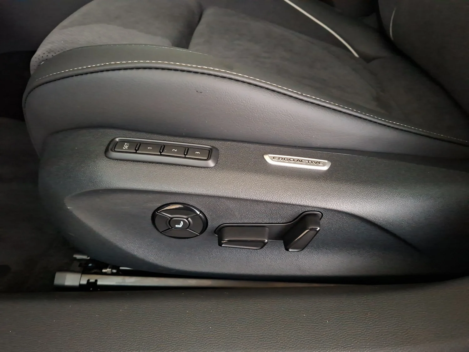 Bild eines VW Passat Variant Business TDI DSG