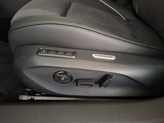 Bild eines VW Passat Variant Business TDI DSG