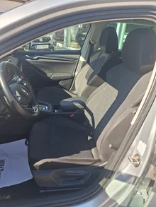 Škoda Octavia Combi Premium TDI DSG in Brillant-Silber Metallic
