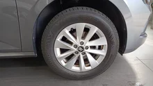 Škoda Kamiq Essence TSI in Graphit-Grau Metallic