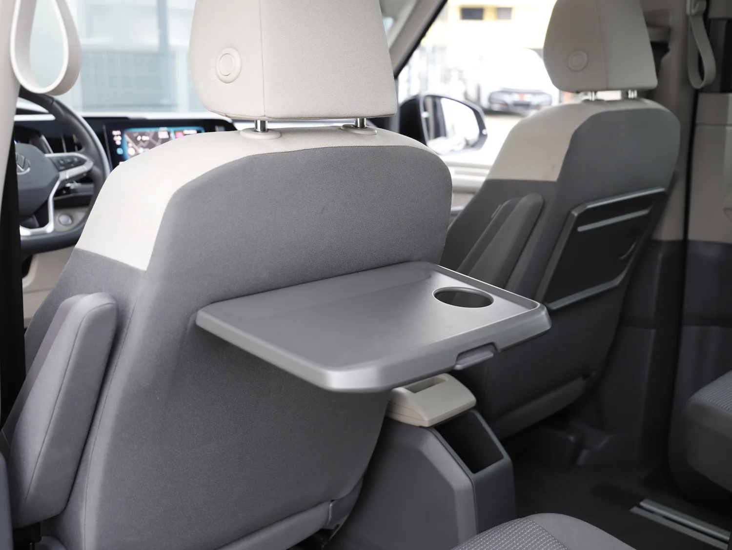 Bild eines VW Multivan Business ÜH TDI