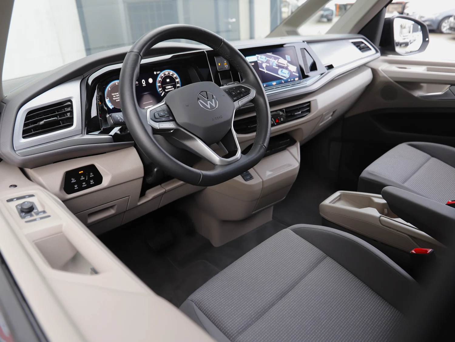 Bild eines VW Multivan Business ÜH TDI