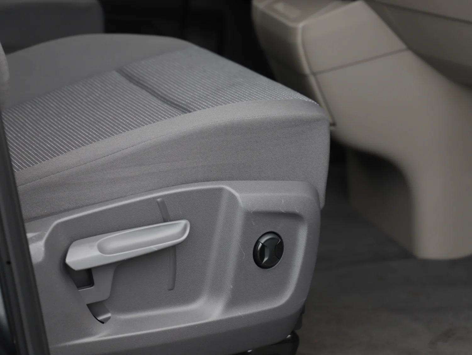 Bild eines VW Multivan Business ÜH TDI