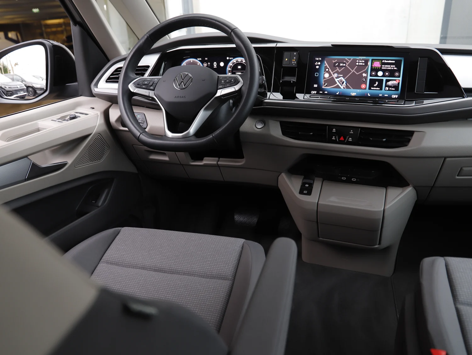 Bild eines VW Multivan Business ÜH TDI