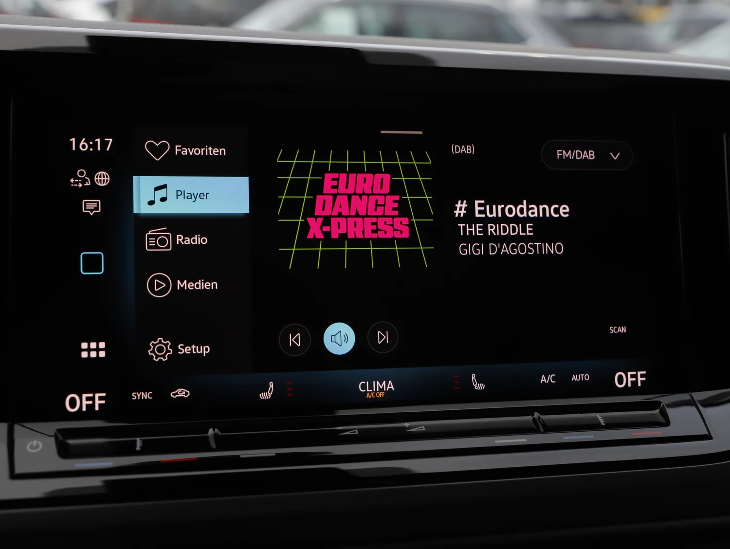 Bild eines VW Multivan Business ÜH TDI