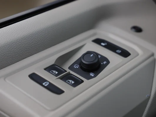 Bild eines VW Multivan Business ÜH TDI