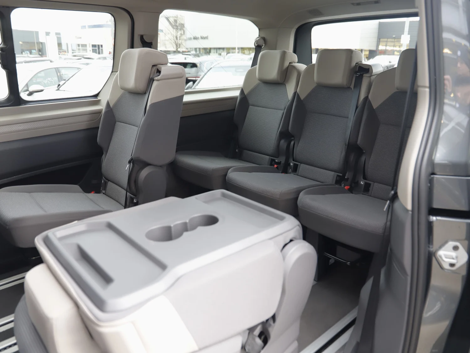 Bild eines VW Multivan Business ÜH TDI