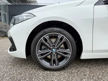 Thumbnail-Foto von Fahrzeug