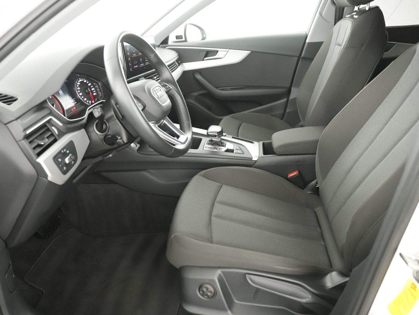 Audi A4 Avant 35 TFSI advanced | Bild 8 von 23