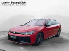 VW Passat Variant R-Line TDI 4MOTION DSG in Chili Red mit Dach in Schwarz Uni