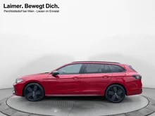 VW Passat Variant R-Line TDI 4MOTION DSG in Chili Red mit Dach in Schwarz Uni
