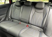 VW Passat Variant R-Line TDI 4MOTION DSG in Chili Red mit Dach in Schwarz Uni