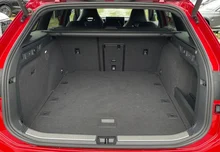 VW Passat Variant R-Line TDI 4MOTION DSG in Chili Red mit Dach in Schwarz Uni
