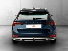 Škoda Octavia Combi 4x4 SCOUT TDI DSG in LAVA-BLAU METALLIC
