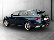 Škoda Octavia Combi 4x4 SCOUT TDI DSG in LAVA-BLAU METALLIC