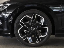 VW Golf Sport mHEV TSI DSG in Grenadillschwarz Metallic