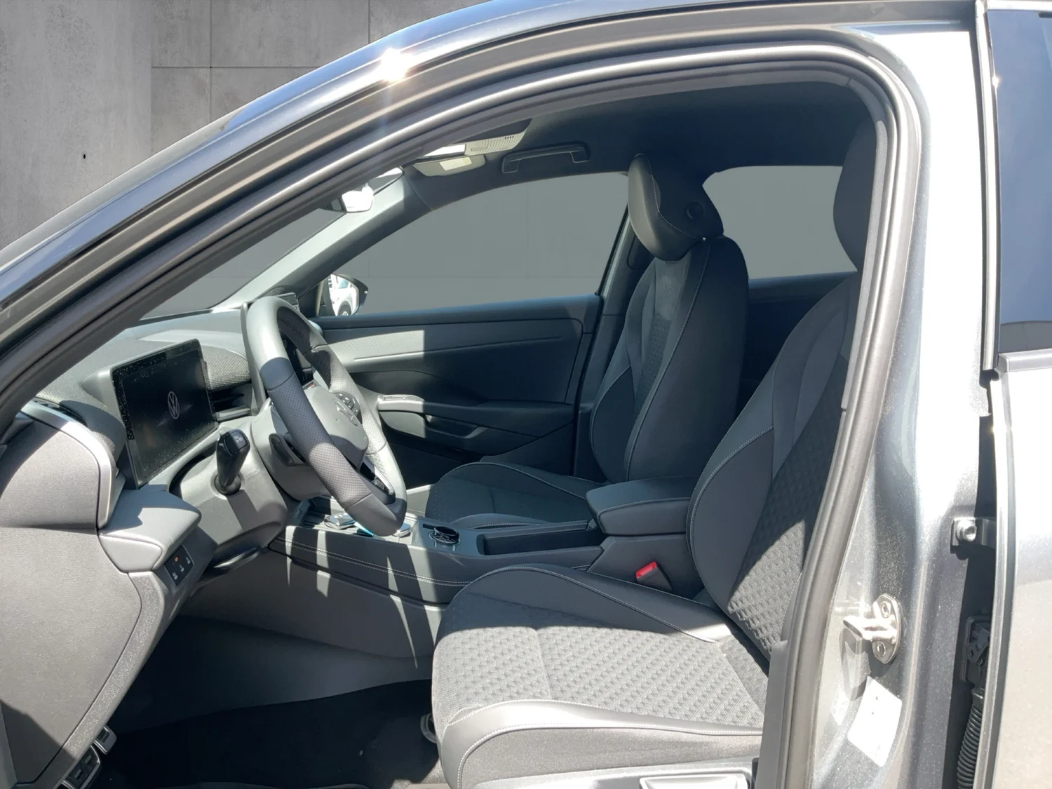 Bild eines VW T-Roc R-Line eTSI DSG