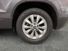 Škoda Karoq 4x4 Selection TDI DSG in Graphit-Grau Metallic