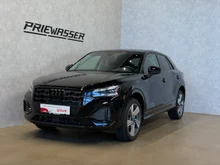 Audi Q2 30 TFSI admired in brillantschwarz klar