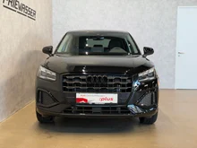 Audi Q2 30 TFSI admired in brillantschwarz klar