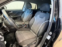 Audi Q2 30 TFSI admired in brillantschwarz klar
