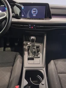 VW Golf Life TSI ACT in Deep Black Perleffekt