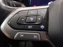VW Golf Life TSI ACT in Deep Black Perleffekt