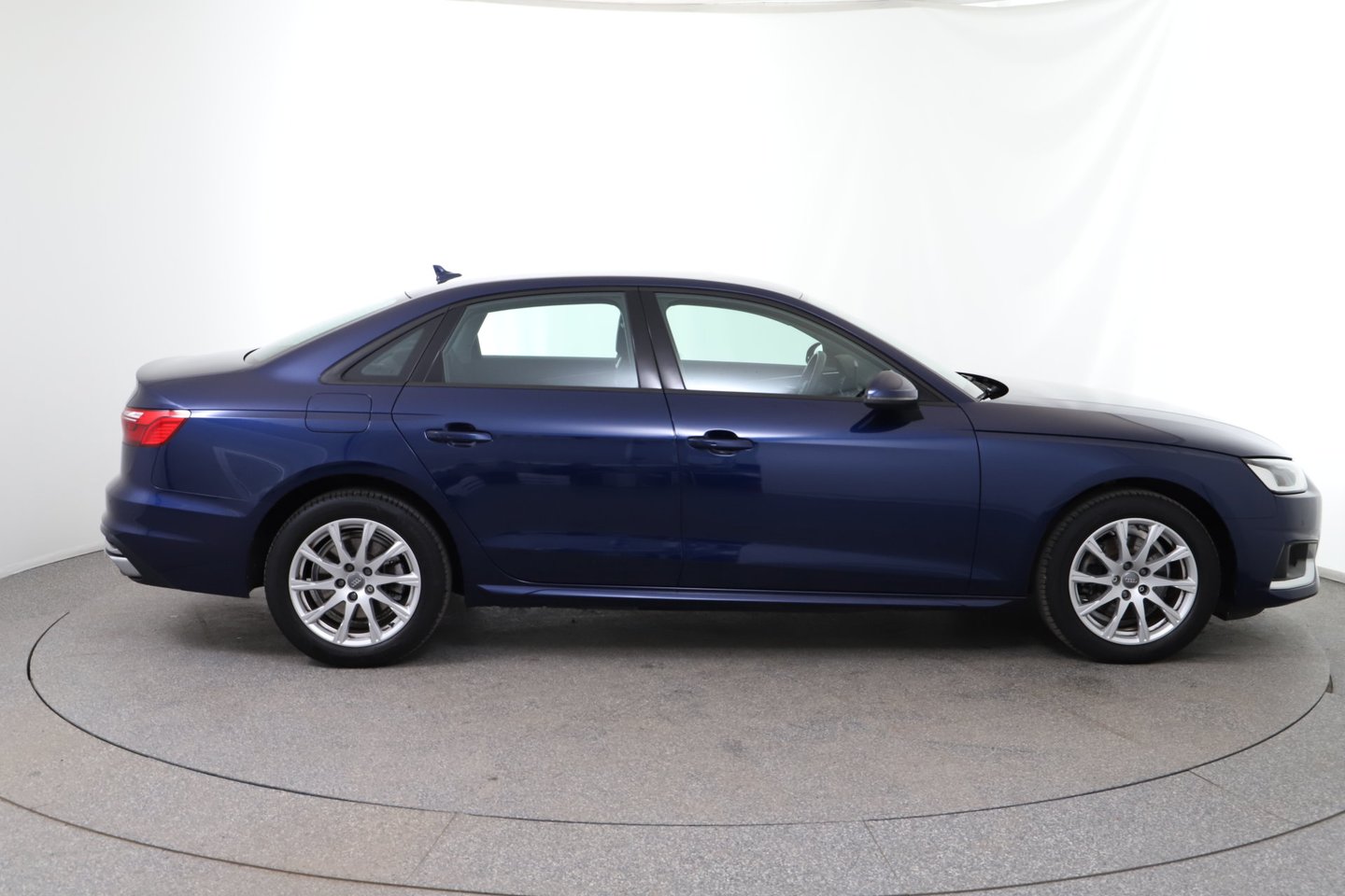 Audi A4 Limousine 40 TFSI advanced | Bild 6 von 27
