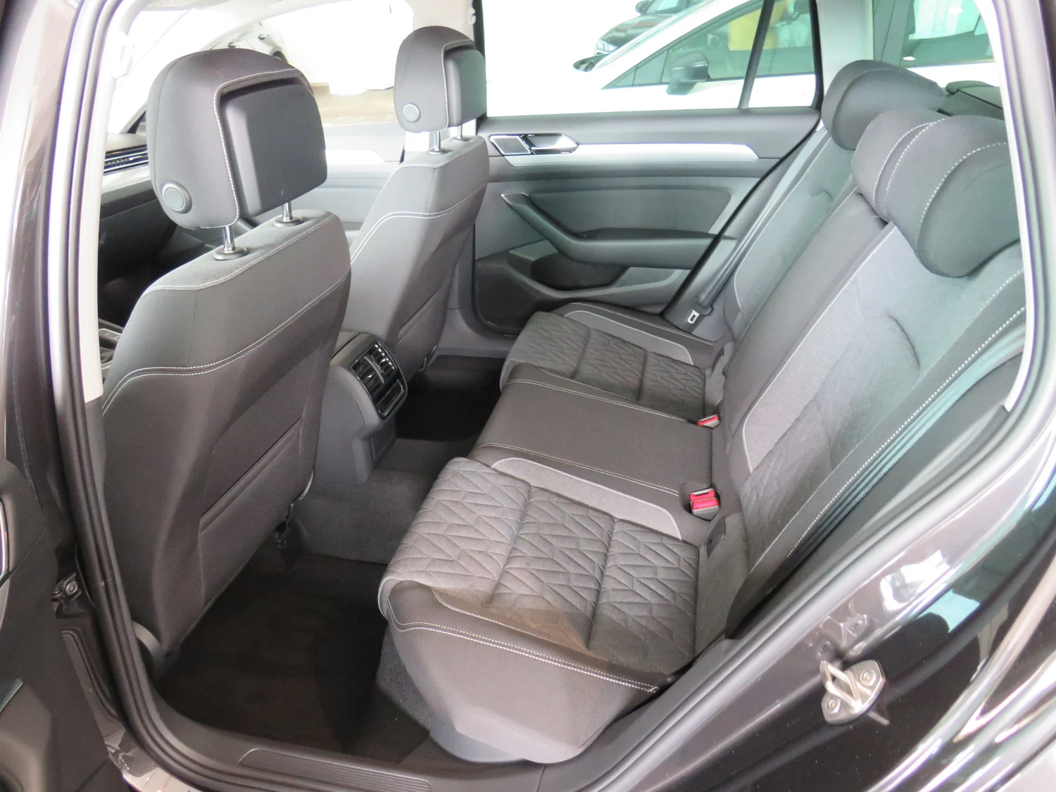 Bild eines VW Passat Variant Business TDI