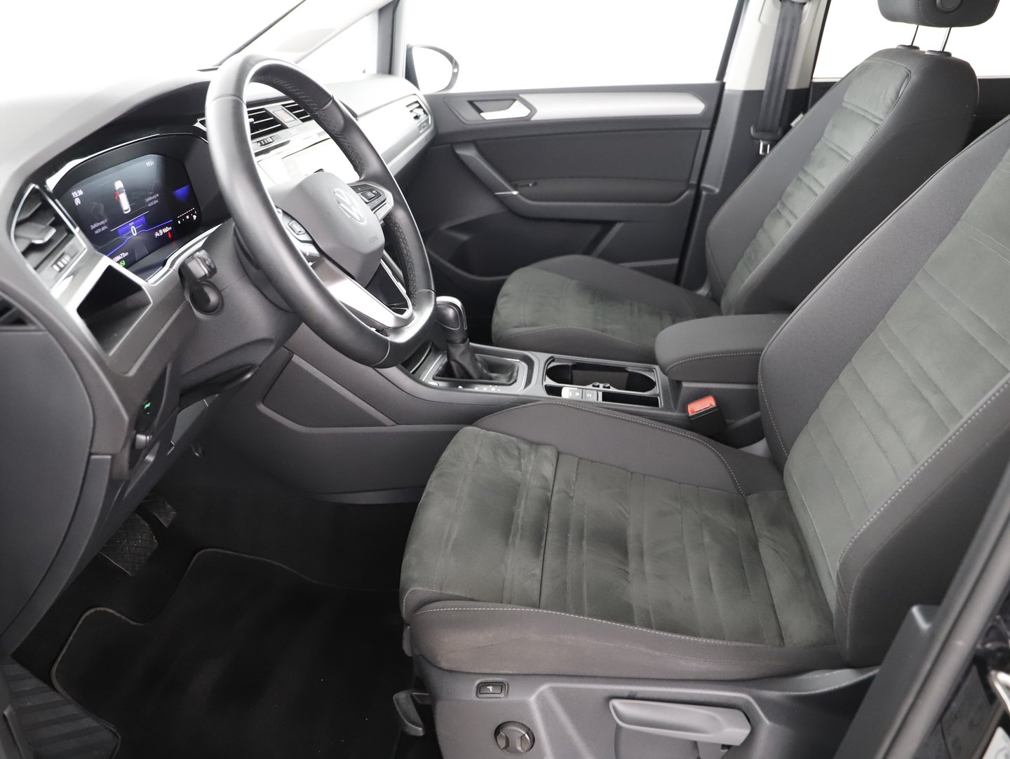 VW Touran Sky TDI DSG | Bild 7 von 24