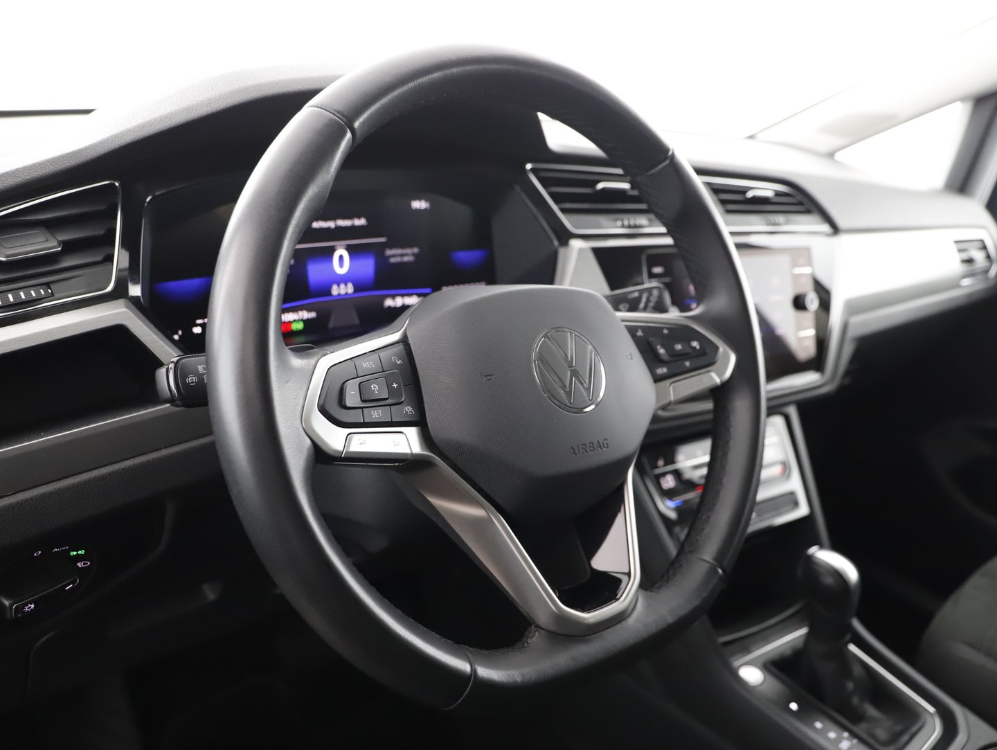 VW Touran Sky TDI DSG | Bild 9 von 24