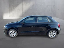 Audi A1 Sportback 1.2 TFSI Attraction in brillantschwarz Klar