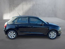 Audi A1 Sportback 1.2 TFSI Attraction in brillantschwarz Klar