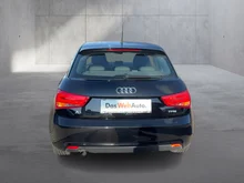 Audi A1 Sportback 1.2 TFSI Attraction in brillantschwarz Klar