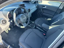Audi A1 Sportback 1.2 TFSI Attraction in brillantschwarz Klar