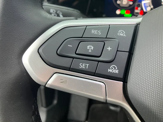 Bild eines VW Golf Variant Business mHeV DSG