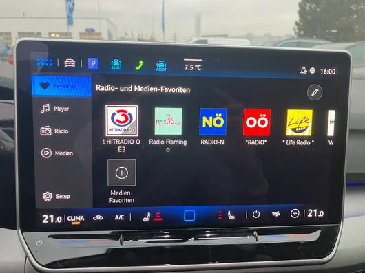 Bild eines VW Golf Variant Business mHeV DSG