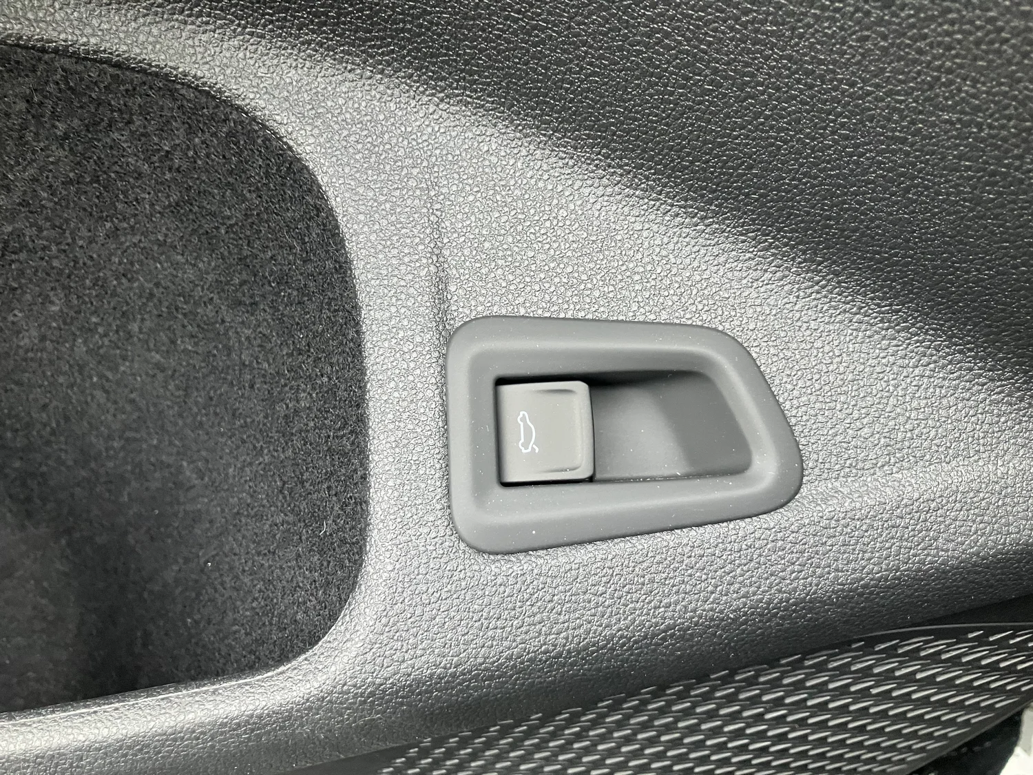 Bild eines VW Golf Variant Business mHeV DSG