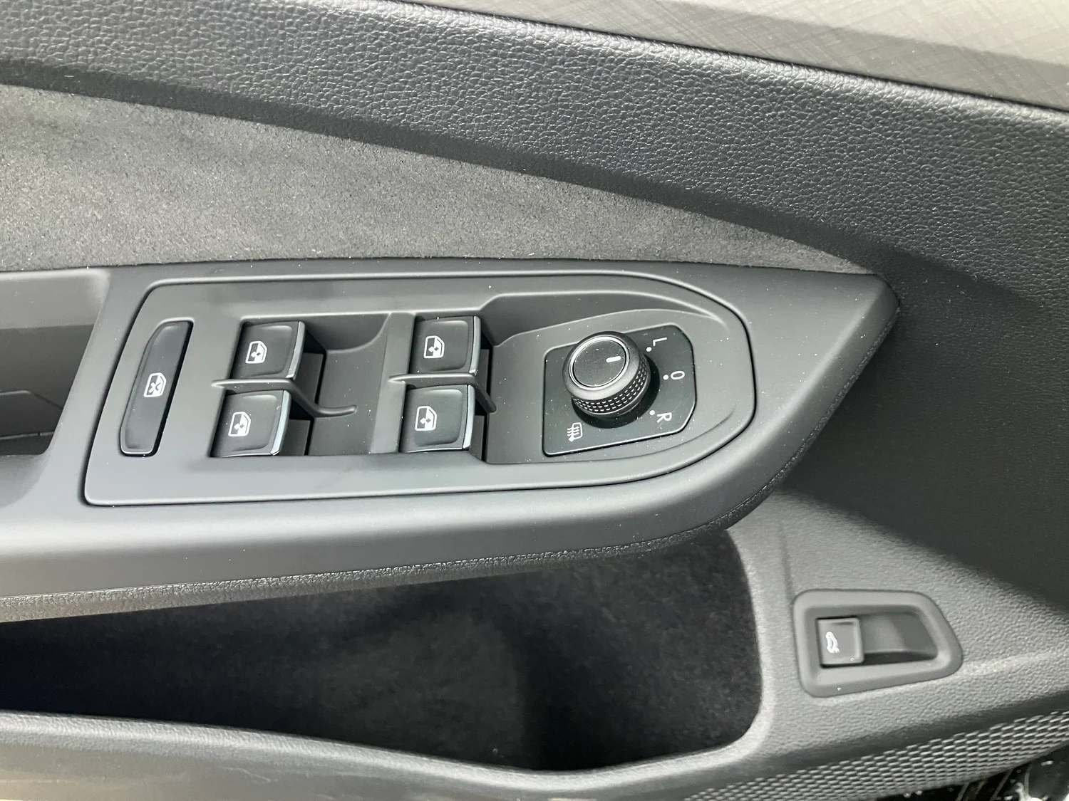 Bild eines VW Golf Variant Business mHeV DSG