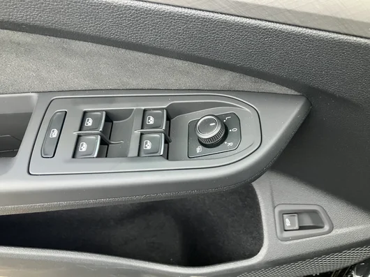 Bild eines VW Golf Variant Business mHeV DSG