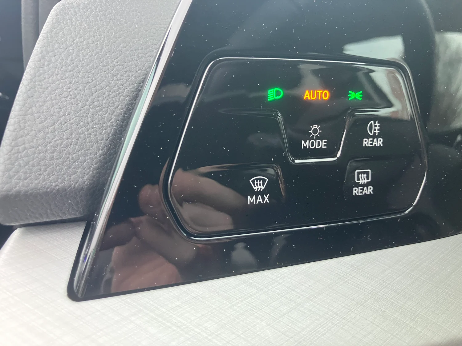 Bild eines VW Golf Variant Business mHeV DSG