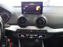 Audi Q2 1.6 TDI Sport in gletscherweiß metal.