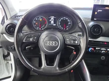 Audi Q2 1.6 TDI Sport in gletscherweiß metal.